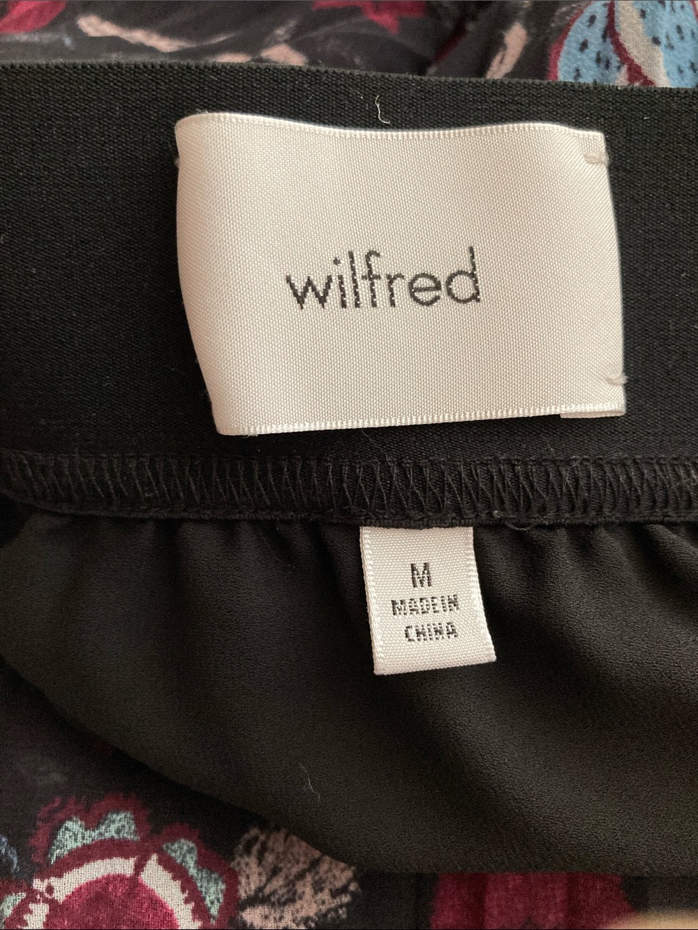 Aritzia Wilfred twirl pleated skirt - Picture 2 of 8